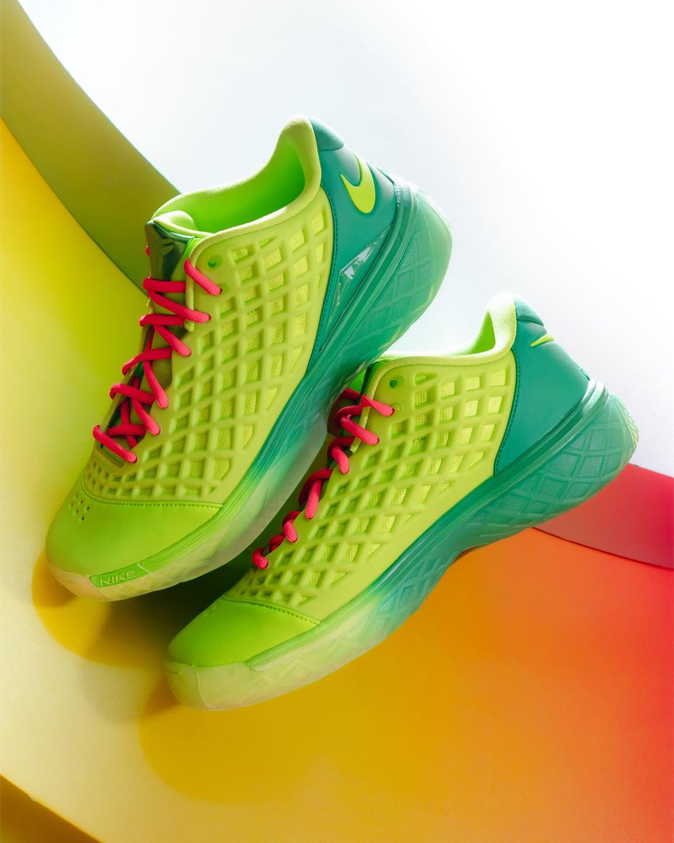 houseofheat's tweet photo. Nike Kobe 3 Low "Electric Green" Protro 🍋

• September 1st https://t.co/1jlR4dk7gn