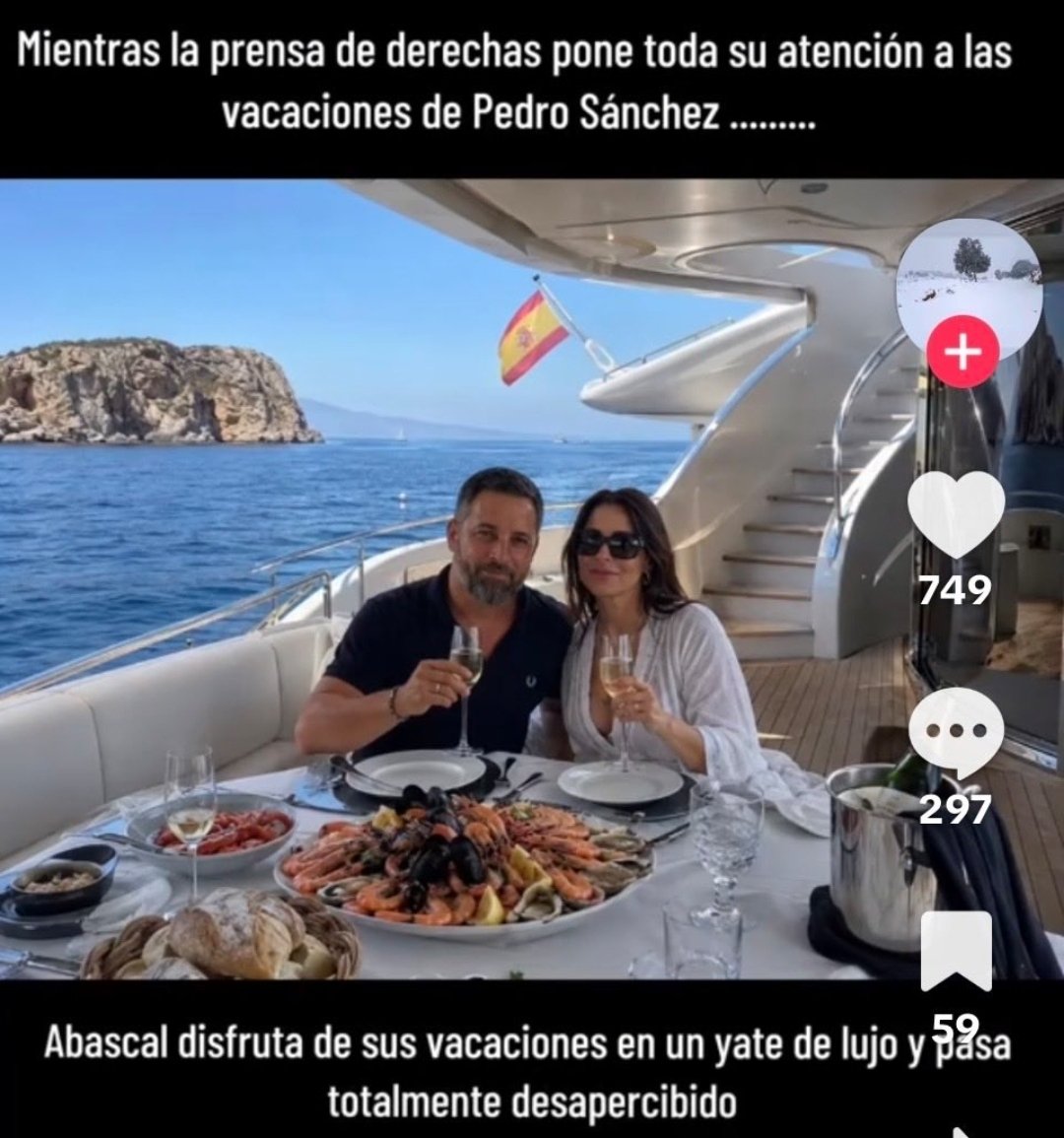 Ramdondevas's tweet photo. Sus votantes fachapobres están tan contentos.

A su Amo que no le falte de ná!!!! https://t.co/tbR46WKgSU