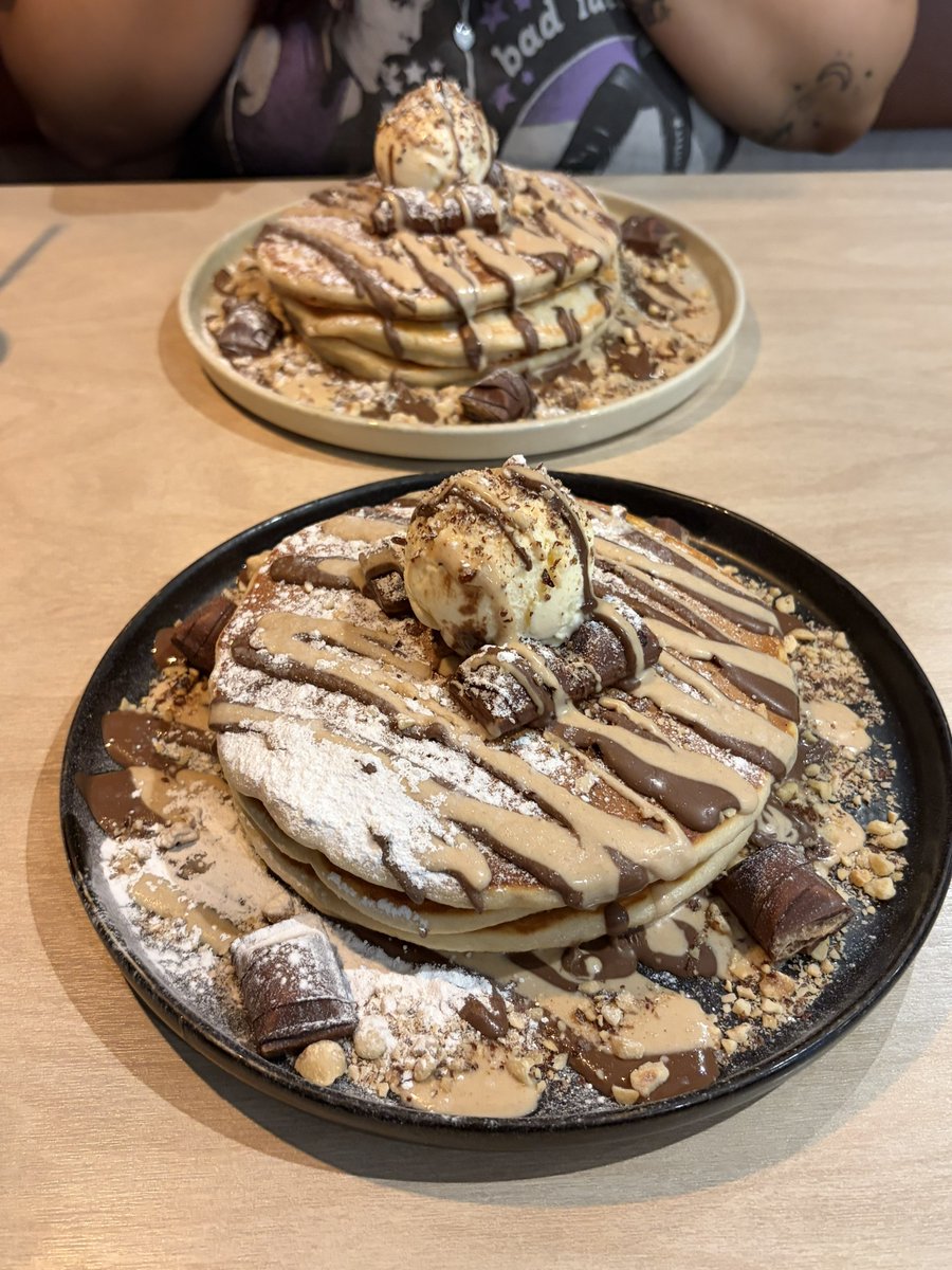 ryanaimsblunt's tweet photo. hungry… https://t.co/8iTsWrnsgf