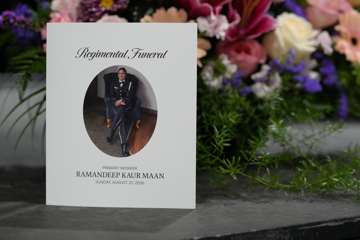 CSC_SCC_en's tweet photo. Today, the Correctional Service of Canada, along with the public safety and law enforcement community, honoured fallen officer Ramandeep Kaur Maan. We express our deep condolences to Ramandeep’s family and friends and to those who served with her. https://t.co/muNch6QoHO
