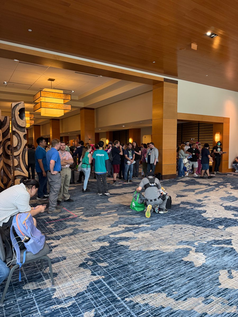 LionKingBrony94's tweet photo. Final day of LineCon at @EverfreeNW and the lengths that these people would go to make sure they get autographs and endure long wait times is astonishing. Thank goodness for sponsor badges. #LineCon #EFNW2026 https://t.co/yiTBBq1yjU