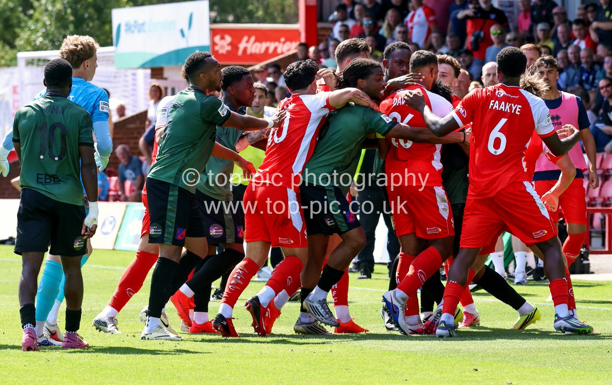toppiccouk's tweet photo. (1/2) @khfcofficial 1 v 1 @OfficialShots in the @NL_Enterprise on 22/8/26 #freelance #sports #photographer #canon #eosr5 all images copyright #getintouch for use, prints, booking - https://t.co/ixXI4DYzF1 https://t.co/hyX3olhray