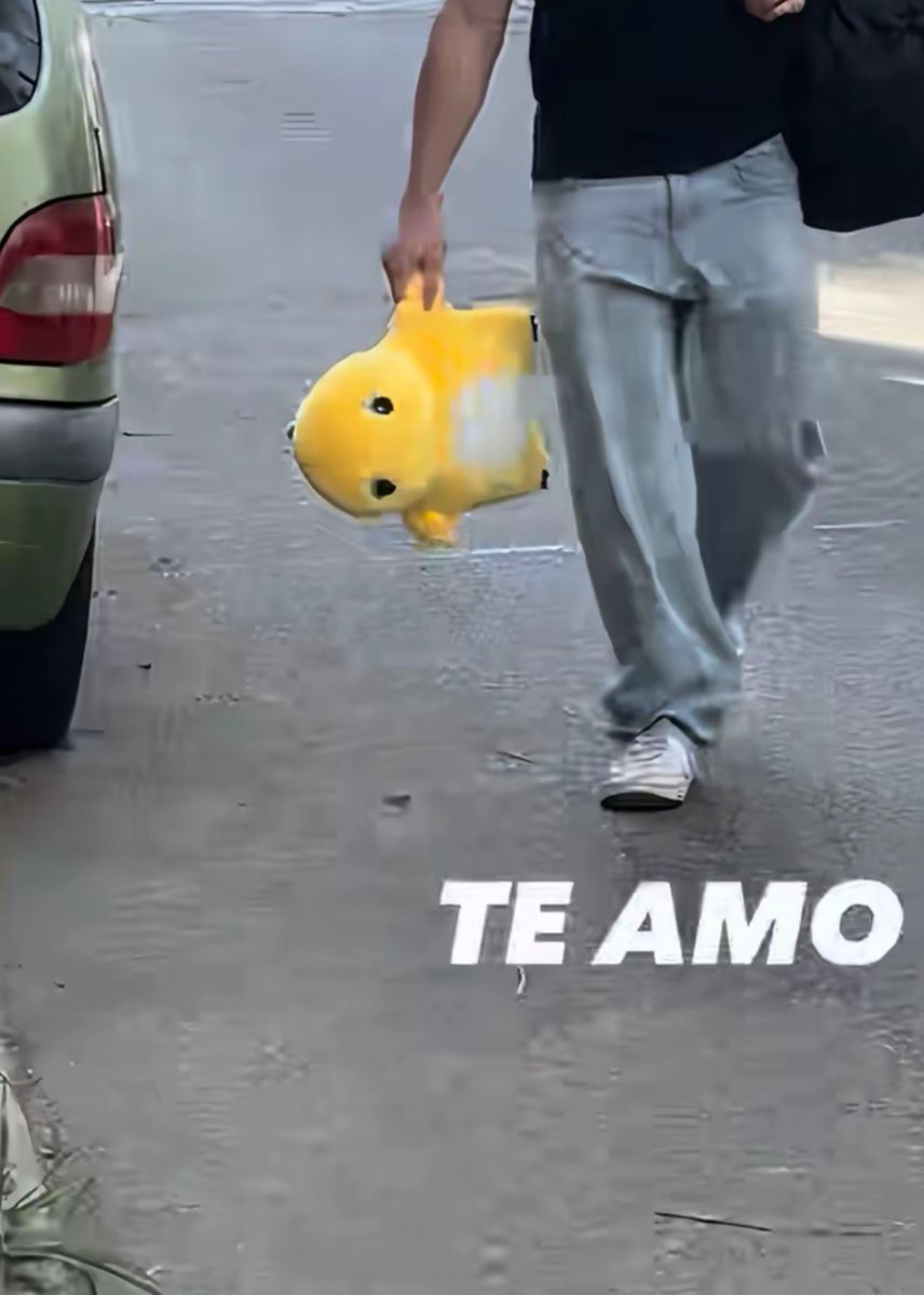 jjoackooo's tweet photo. genuinamente pense q me regañarían esto
pendejo d mierda https://t.co/KHbJE87N14