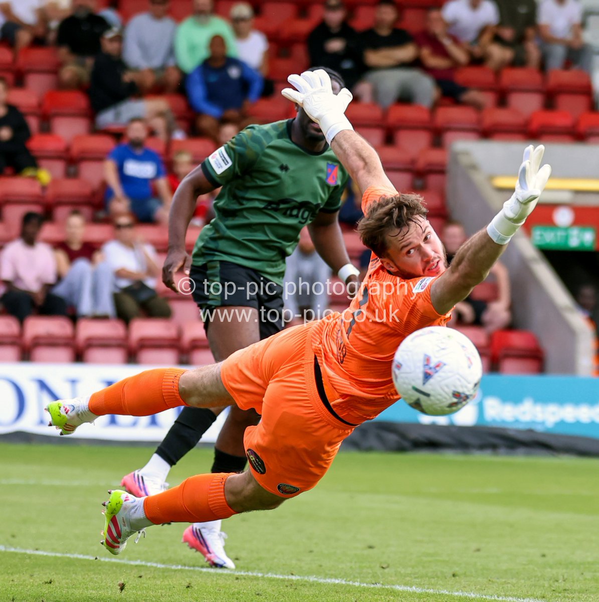 toppiccouk's tweet photo. (2/2) @khfcofficial 1 v 1 @OfficialShots in the @NL_Enterprise on 22/8/26 #freelance #sports #photogapher #canon #eosr5 all images copyright #getintouch for use, prints, booking - https://t.co/KlojzJORJt https://t.co/DcOszLPEYV