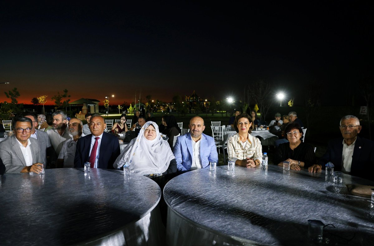GurhanAlbayrak's tweet photo. Han Meclis Üyemiz Fevzi Akpınar’ın kıymetli oğlu Ozan ile Nazmiye çiftimizin mutluluklarına şahittik ettik. 😊

Akpınar ve Sabancalı ailelerimizi tebrik ediyor, genç çiftimize huzur dolu bir yuva diliyorum. https://t.co/WL8hX47cSz