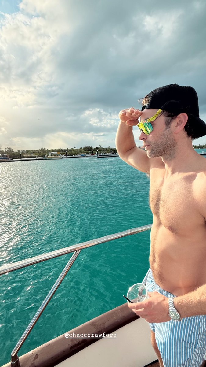 status6957's tweet photo. @popcomes Chace Crawford https://t.co/ARdyP7Mtfb