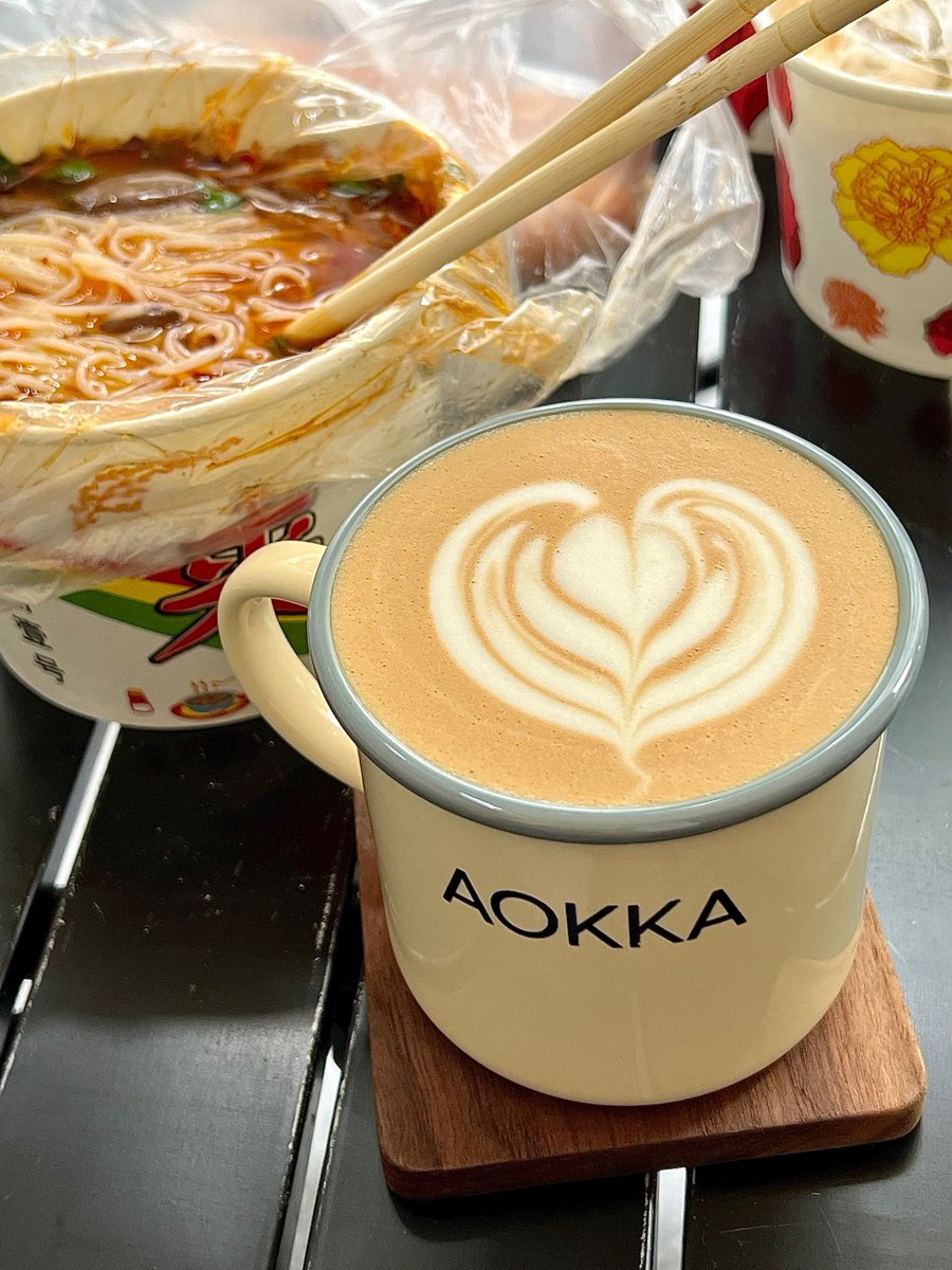 HenryRo37509545's tweet photo. Just made the best warm oat latte at home on a rainy Monday morning—so cozy and slow, exactly what I needed to start the week right. https://t.co/VElsZAPbqp