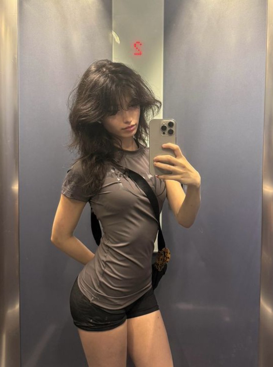 oshlyns's tweet photo. Buenass, ya me voy de regreso a Amoris antes que los demás porque si, chao china 👋🏻 https://t.co/6rjj0YOIdV