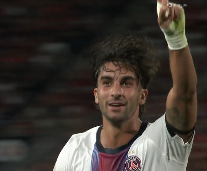 TouchlineX's tweet photo. 2-2 PSG.

GOOOOOAAAAAALLLLLL FERRAN TORRES AGAIN !!!!!!!!!!!!!!!!!!! FERRAN TORRES SCORES 2 GOALS IN 10 MINUTES FOR PSG WHO WERE 2-0 DOWN !!!!!!!!!!!!!!!!!!!!!!!!!! HE IS SAVING PSG !!!!!!!!!!!!!!!!!!!!!!!!! BARÇA FANS ARE YOU SEEING THIS !!!!!!!!!!!!!!!!!!!!!! 🇪🇸💫🇪🇸💫🇪🇸💫 https://t.co/idjJ1wWSlp