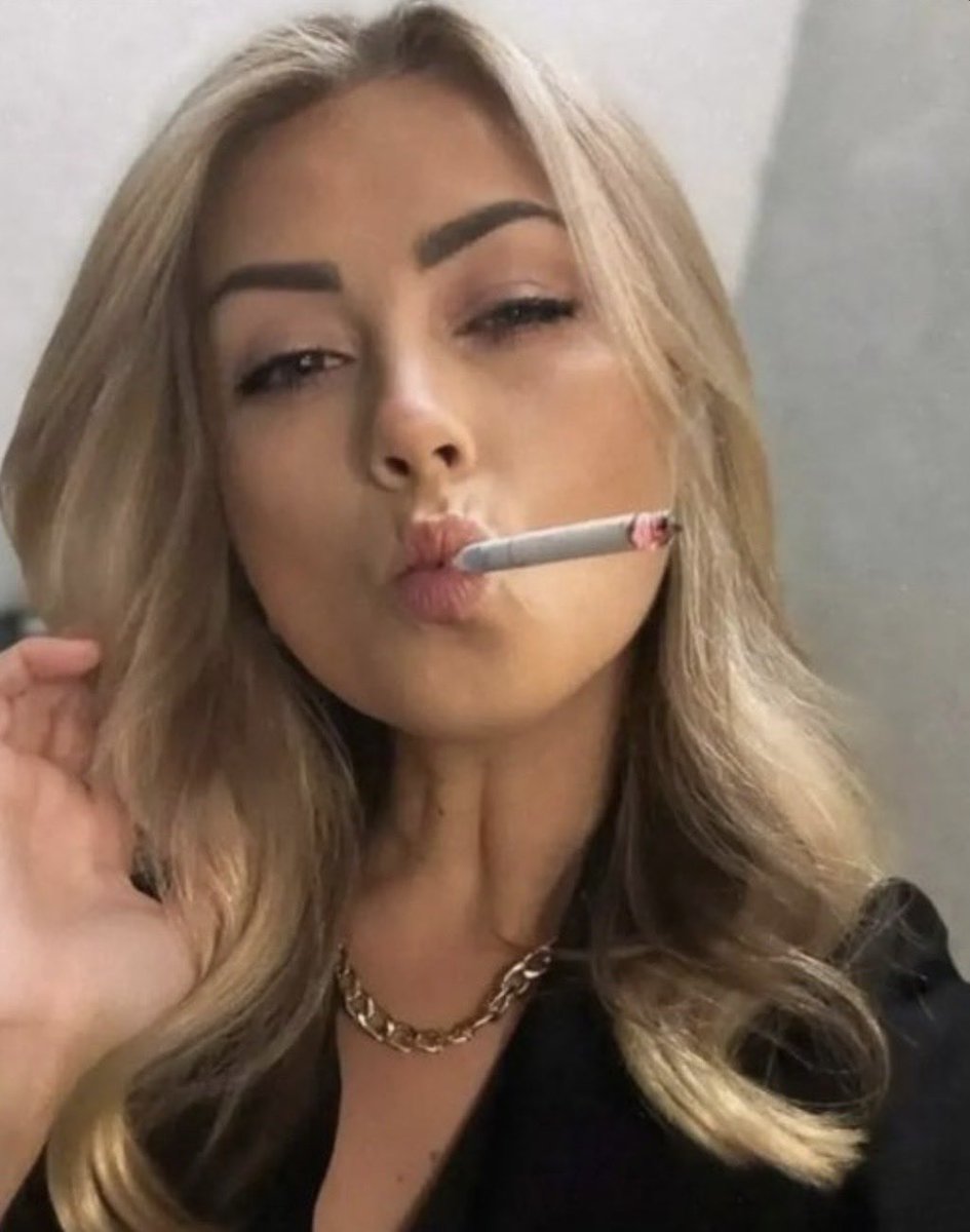 Gary_Austin78's tweet photo. Stunningly beautiful, love how her lips embrace her cigarette to feed her hungry lungs. https://t.co/bEwGGcMuUc