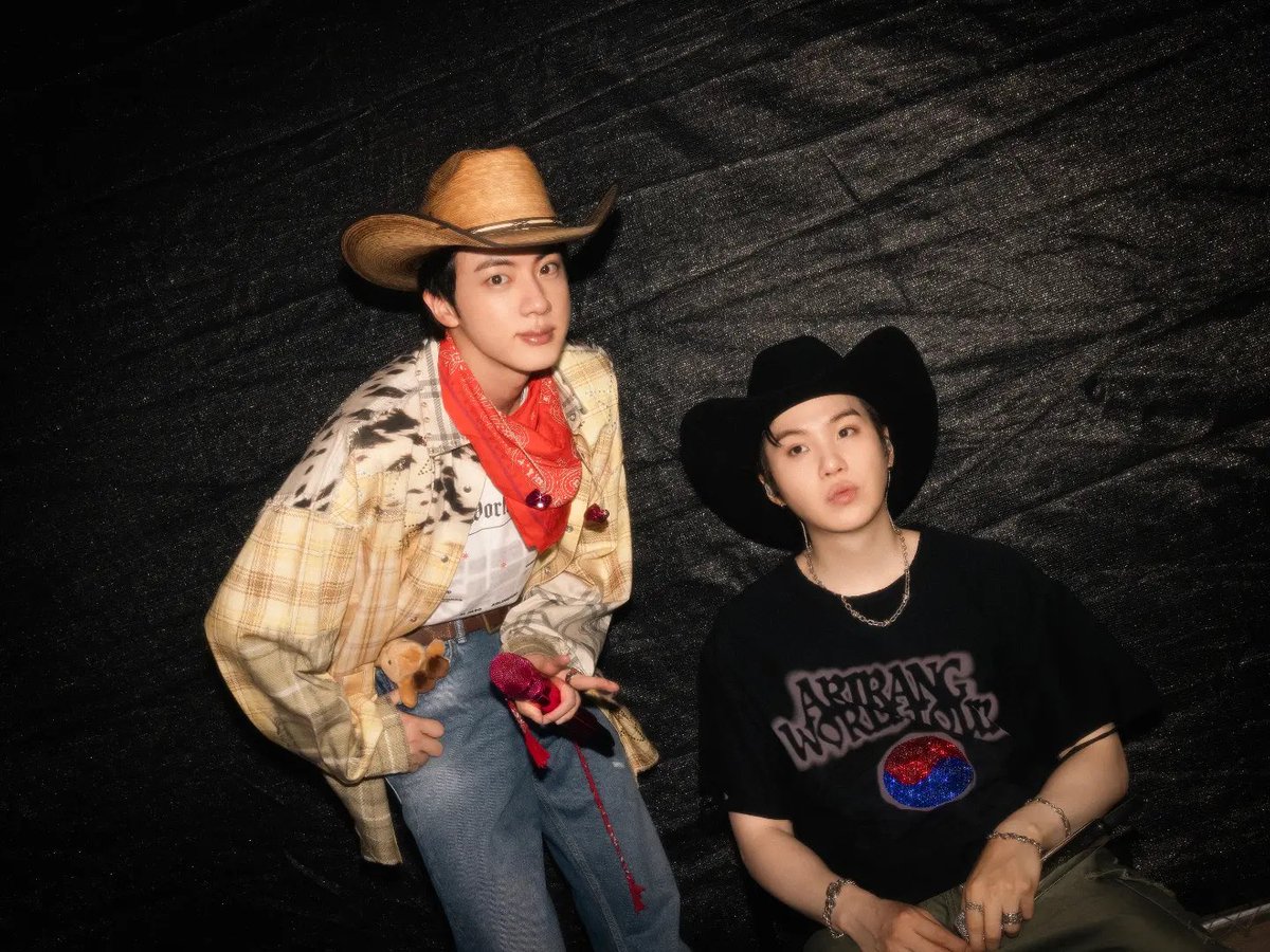 seokjinfile's tweet photo. YOONJIN 🤠 https://t.co/l7vs4pmLBE
