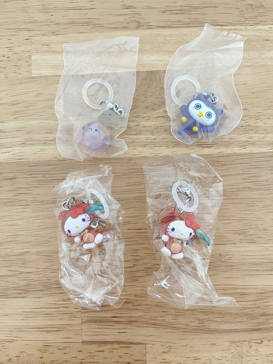 top41019's tweet photo. 【交換】 サンリオ　キーリングハンガー
オールスター　ケロケロパーティ
たまごっち　めじるし

譲:ケロケロ キティ
     たまごっち ほーほっち、べびまるっち

求:キーリング キティ
     オールスター はなまるおばけ×2

郵送希望
まとめての方優先
検索からお気軽にお声掛けください🙇‍♀️ https://t.co/Q8xnUl0reY