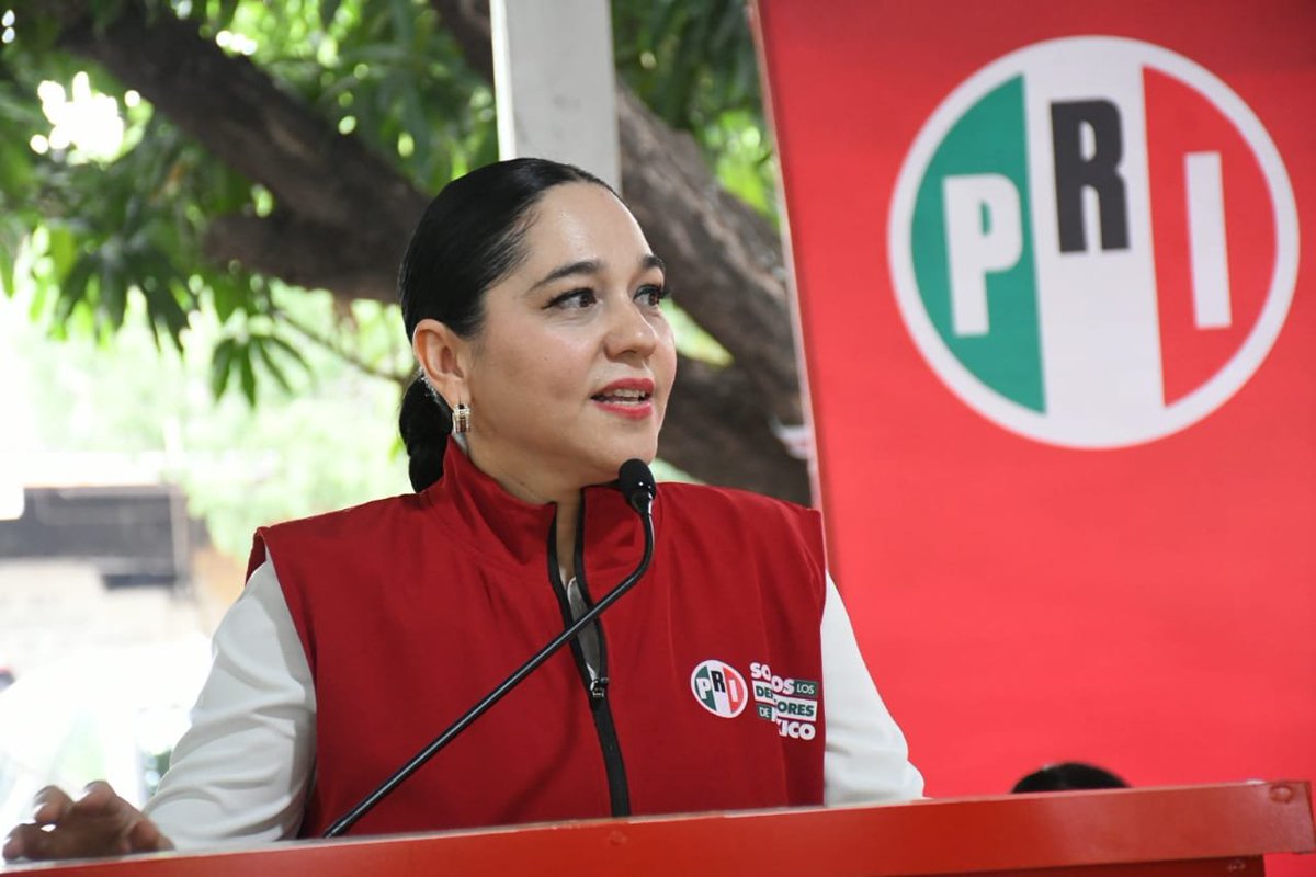 CDEPRIMICH's tweet photo. El PRI se encamina para recuperar la Presidencia Municipal de #Apatzingán porque el rumbo es hacia la victoria, aseguró nuestro presidente Memo Valencia, ante cientos de militantes, en medio de un ambiente festivo engalanado con bailables, música de banda y caballos.
(1/3) https://t.co/UovpgrLfBH