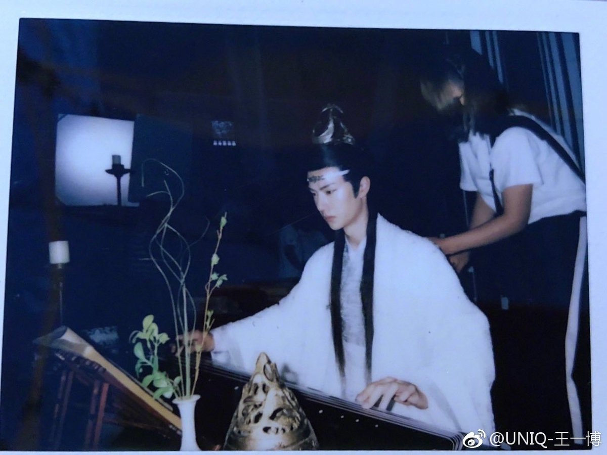 kutaro_1210's tweet photo. 18/8/24/11:13．UNIQ-王一博

刚刚到北京
不舍。

四个月的拍摄
结束啦。
算是第一次真正意义上的拍古装
夏天拍古装的都是钢铁战士!
有时候人设的台词少到很慌哈哈...
还会看见超级大的蚊子咬自己
也从水肿先生变成克肿达人
很多的突发情况 要想很多的解决办法
…………………………

家人一样的摄制组的同事们
你们一定很辛苦!!!
这些点点滴滴我以后通通不想忘记! 希望你们为我的付出都会值得...❤️

再见,
蓝忘机, 《陈情令》。

©logo