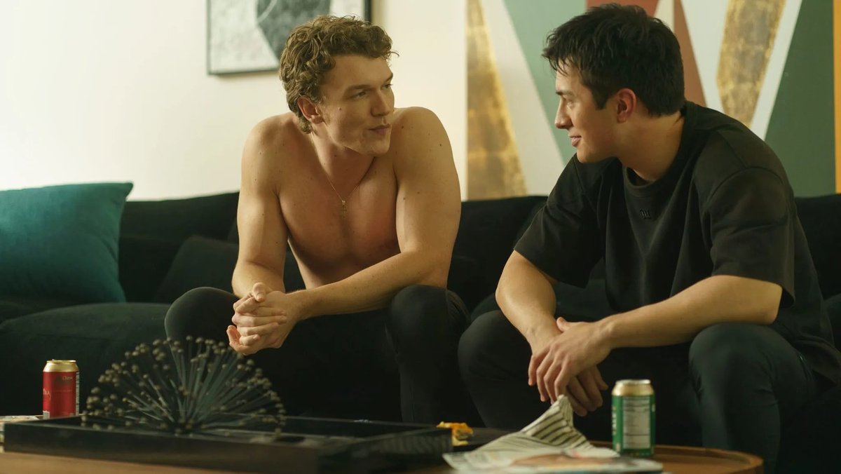 Ladysummer2619's tweet photo. Dialogue opening scene HR ss.2:

ใครมาขอ น้องบอกว่ารอทหารนะ https://t.co/s0KIm2YTIS