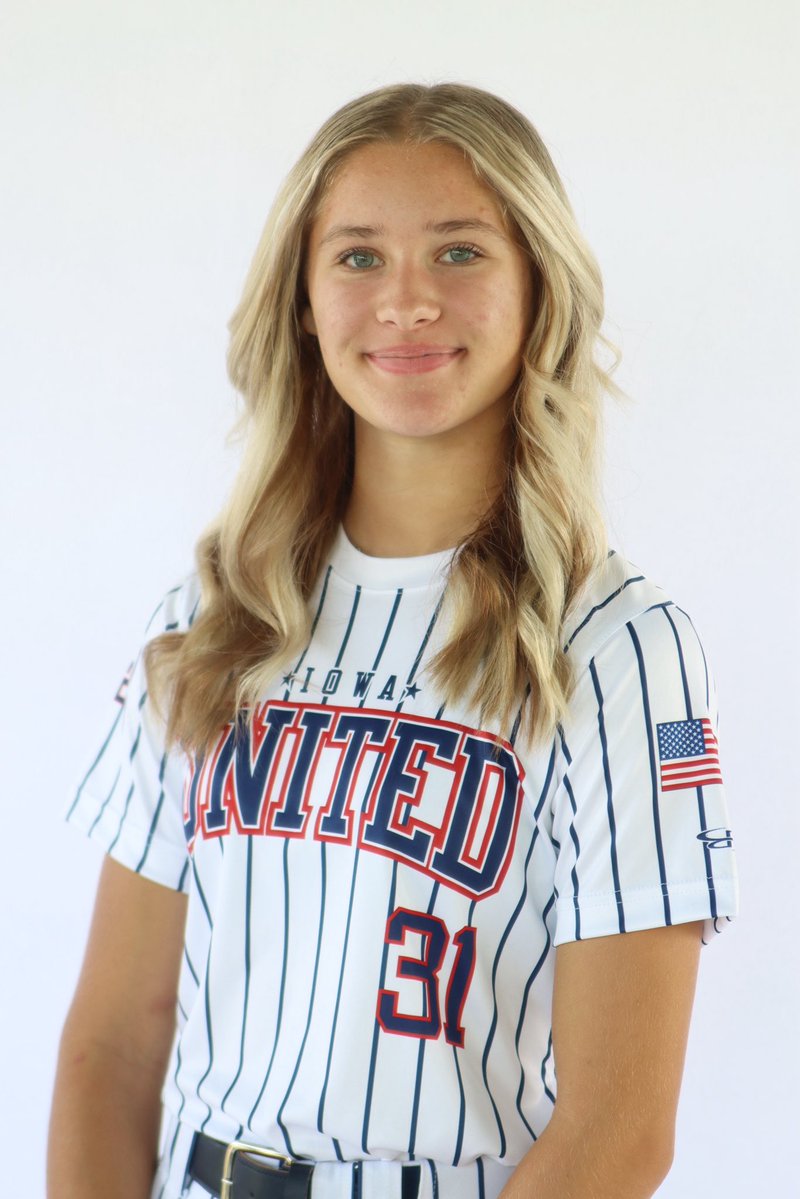 BLauderman2029's tweet photo. Great media day and scrimmage for @IowaUnitedSB, can’t wait to kick off next weekend in Iowa City! 

@MidwestPremierS @TopPreps @LineDsoftball @RecruitMatador @ExtraInningSB @PG_Scouting @PG_Softball @IowaPG @PG_Tourney https://t.co/4sZDd6ZLnz