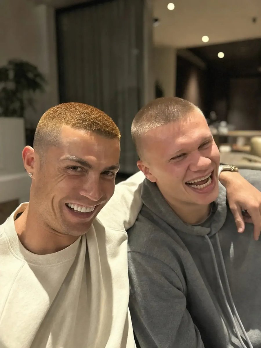 ofootball__'s tweet photo. Two new haircuts, zero regrets 😂✂️ https://t.co/w6450uJpw4