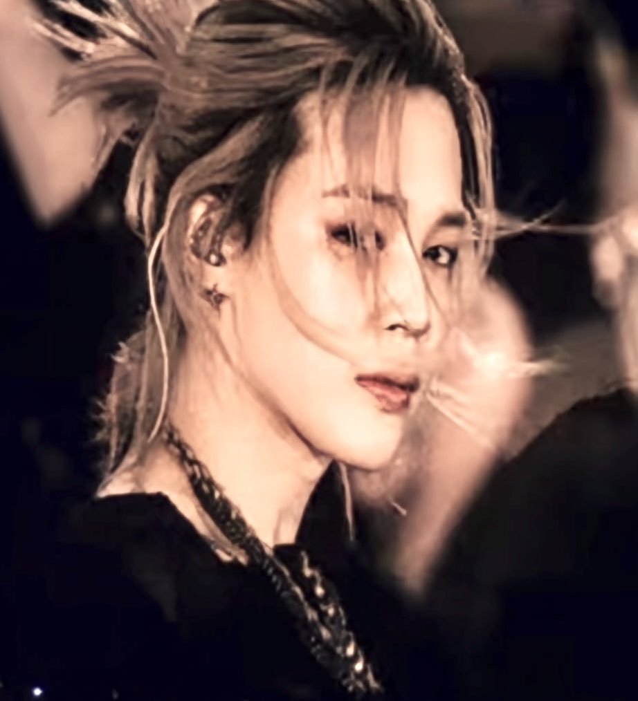 army_grace13's tweet photo. 미모가 진짜 말도 안된다 https://t.co/1MJi8JBKgZ