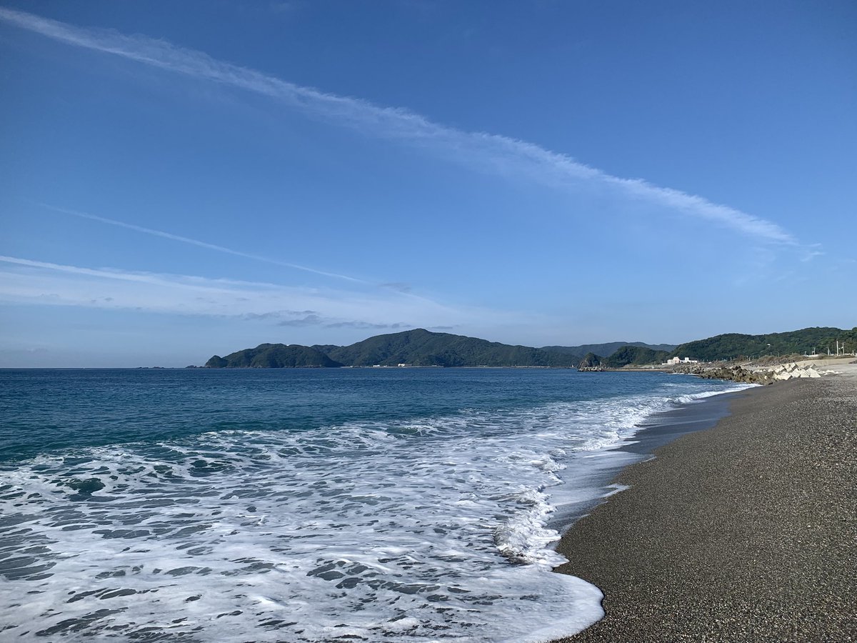 sagesseRUNKA's tweet photo. はいどぉも～(っ ॑꒳ ॑c)
高知に戻りましたよぉ～🎶

昨日は疲れで帰宅後爆睡…
で、今日は朝からサーフ🎣

なんも釣れんかったわ…

#高知
#釣りたい
#ぬい活 https://t.co/3XKZwAIZtb