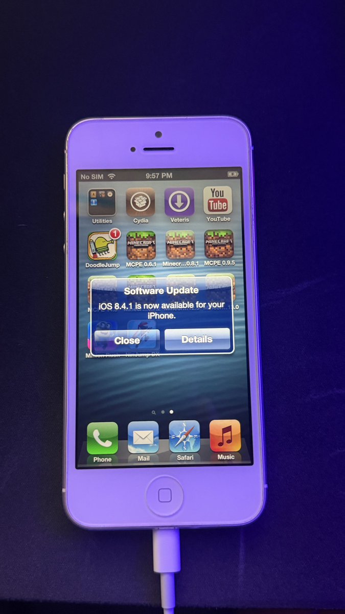CLVRO67's tweet photo. No thanks buddy I aint updating 😭😭 https://t.co/Js4GCjIJCA
