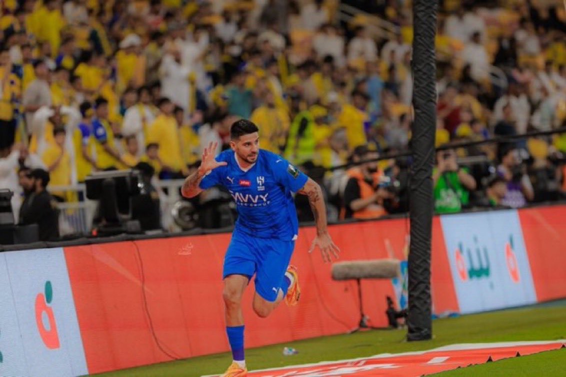 6arq29's tweet photo. ميتروفيتش لعب اول كلاسيكو له  
1 سبتمبر 2023 وسجل هاتريك 

اولي واتكينز ممكن يلعب اول كلاسيكو له 
الثلاثاء 1 سبتمبر 2026 ؟؟؟؟؟؟

لا بس اقولكم 💙 https://t.co/DWJRzTU0bS