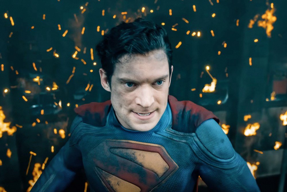 mjarbo's tweet photo. I firmly believe that DC should bring Robert Pattinson's Batman into the DCU.

But.. leave him in the past.

THE BATMAN happens years before SUPERMAN, when Gotham is still grounded and metahumans aren't everywhere yet. Reeves gets to finish his story exactly the way he wants.

Then SUPERMAN changes the world.

THE BRAVE AND THE BOLD jumps forward and introduces an older Batman who's been doing this for years in a world now filled with aliens, gods and Green Lanterns.

People keep bringing up NO WAY HOME as proof audiences will accept two Batmen. Except Tobey and Andrew's franchises were already over. They were legacy Spider-Men returning for one crossover.

That's VERY different from running two active Bruce Wayne franchises at the same time.

So don't.

Young Pattinson Batman in the past. Older DCU Batman in the present.

One timeline. One DCU. Everything actually matters.