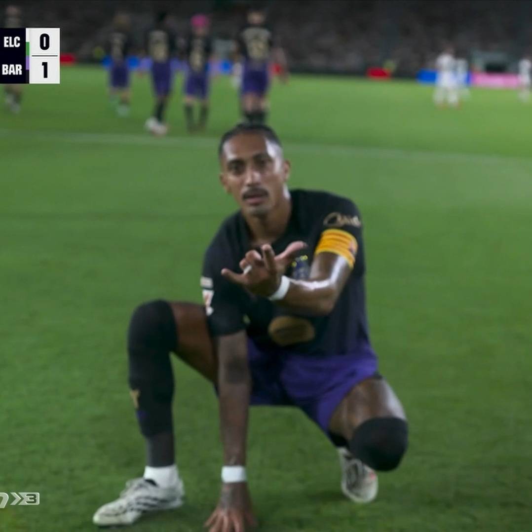 BarcaTimes's tweet photo. 🚨🎙️| Raphinha: "My celebration? It was for my son. He asked me to do it. He's at an age now where he loves Spider-Man so much, and he asked me to do that move if I scored a goal, and this goal was for him." #fcblive 🕷️ https://t.co/PFjMizY8s4