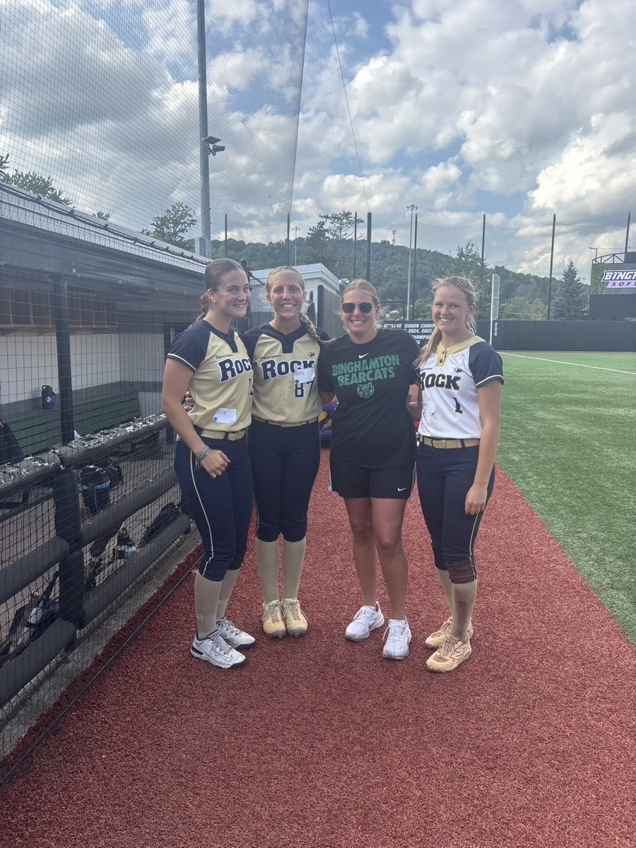 brookeminnutosb's tweet photo. Thank you @BinghamtonSOFT for a great camp yesterday day (8/22)!! Learned a lot of new hitting drills that I will take home with me and it was great being back in campus!! Thanks @JBUMP_BU @MichaelaTransue @APR_Ruggiero @emmalawson2022‼️@GoldGarvey #rockstrong @alison_bodick19 @abbyy_herr07