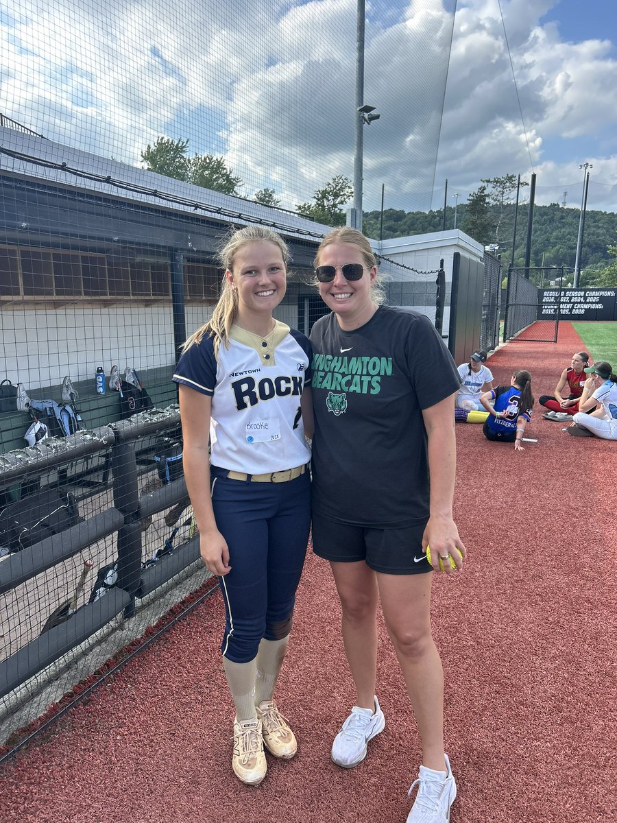 brookeminnutosb's tweet photo. Thank you @BinghamtonSOFT for a great camp yesterday day (8/22)!! Learned a lot of new hitting drills that I will take home with me and it was great being back in campus!! Thanks @JBUMP_BU @MichaelaTransue @APR_Ruggiero @emmalawson2022‼️@GoldGarvey #rockstrong @alison_bodick19 @abbyy_herr07