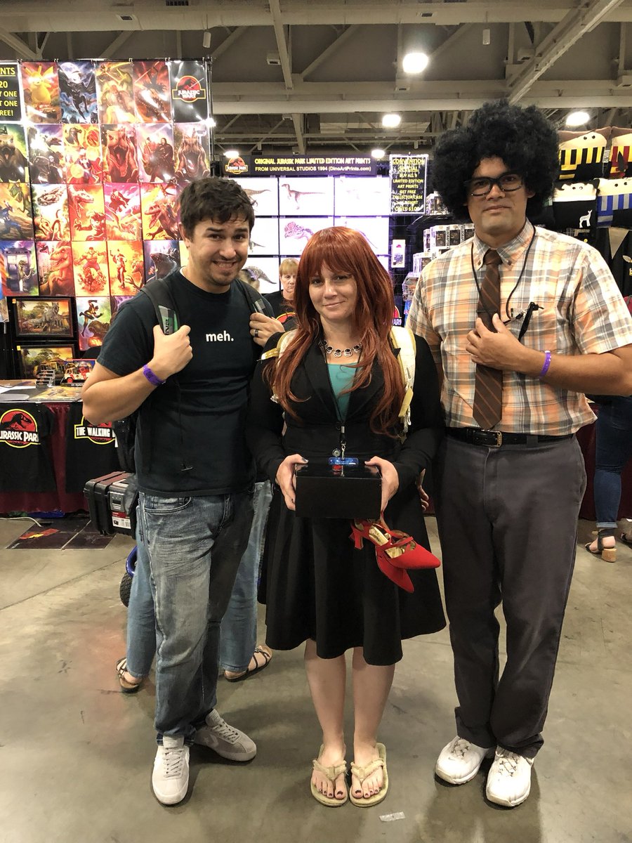DreadedDinosaur's tweet photo. If you understand this cosplay you’re brilliant! https://t.co/MAAtRiLUDY