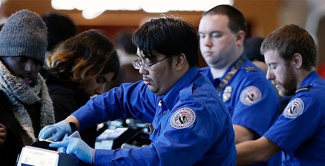 gunblogs's tweet photo. 📰 TSA Flags Child's Cowboy Costume, Forces SC Woman to Miss Flight

https://t.co/20q9WmZP5d
#2A #Firearms #Bearing_Arms https://t.co/rxAol3hPXp