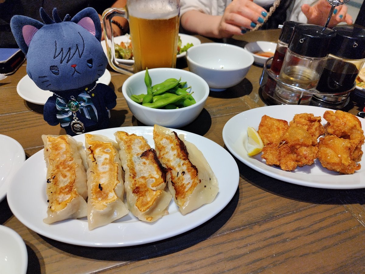 aaaaakii's tweet photo. めぐにゃんさん と 後夜祭
甘いもんのあとはしょっぱいもん👏
(🏨に帰って炭水化物とたんぱく質と野菜と味噌汁) https://t.co/8ZQLycPG2d