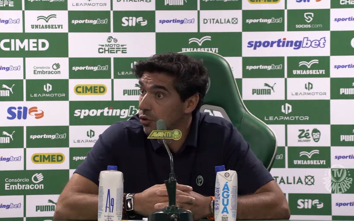 mmurilodias's tweet photo. Abel Ferreira, sobre a torcida do Palmeiras no primeiro tempo do jogo contra o Vasco:

- Fizemos um segundo tempo belíssimo. Na atitude, na coragem e na forma como envolvemos o público. No primeiro tempo já havia um "uuuh", "iiiih". Isso não ajuda em absolutamente nada o Palmeiras. Puxem pela equipe, sobretudo nos momentos de errar um passe, errar um domínio. Foi o que disse no intervalo, nós temos que puxar pelo time.