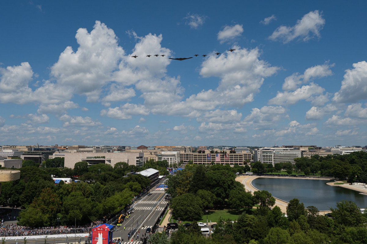 Whiteman_AFB's tweet photo. The B-2 Spirit joined the #Freedom250 Grand Prix in Washington, D.C., celebrating America's 250th birthday with a 147 lap race through the National Mall and demonstrating the @usairforce’s air power. https://t.co/TISJ3Q4Hyt