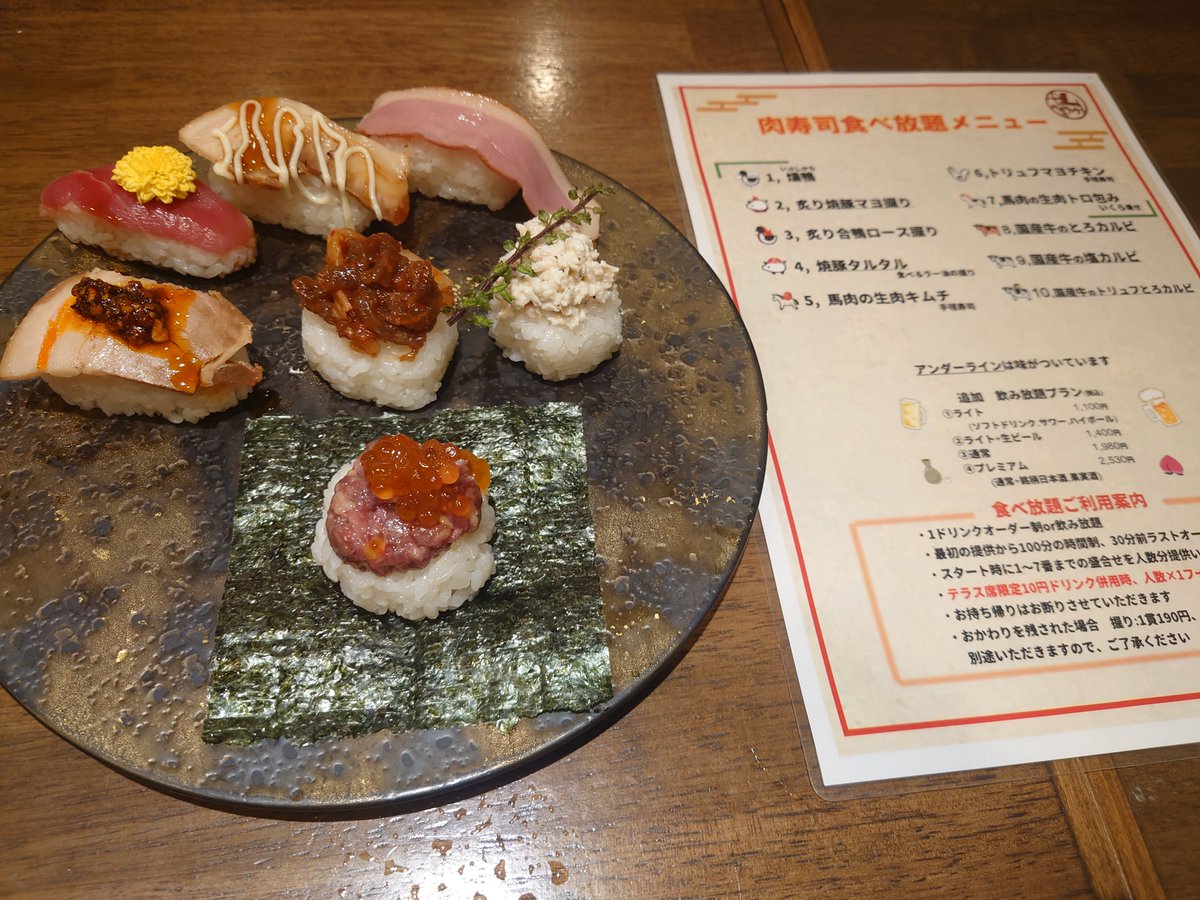 BDG_zzz's tweet photo. 気になってた秋葉原肉寿司へ
地雷店が多い肉寿司業界でこれはあたりって言えるやつ
また来よう https://t.co/VVfSQITve0