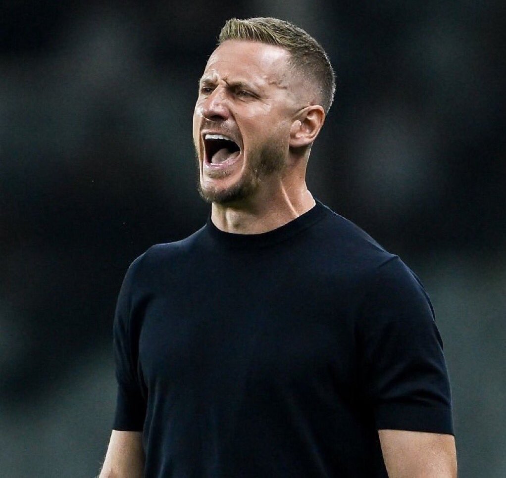 Utdbeni's tweet photo. 🚨⚫️🔴🗣️: Ignazio Abate (Torino manager):

“We lost against a team that will FIGHT for the Scudetto.”​​​​​​​​​​​​​​​​​​​​​​​​​​​​​​​​​​​​​​​​​​​​​​​​​​ 🇮🇹

Compare this to what Hall City manager said about Man United yesterday 😭😭 https://t.co/AlKV8HBBra