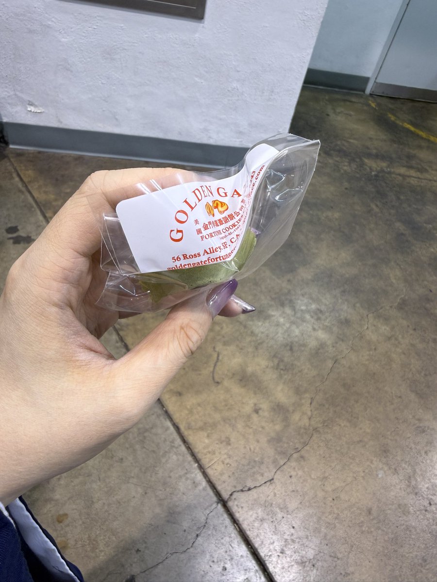 25rinxx's tweet photo. Woooooo everybody got crazy freebies https://t.co/VVvfltmL8d