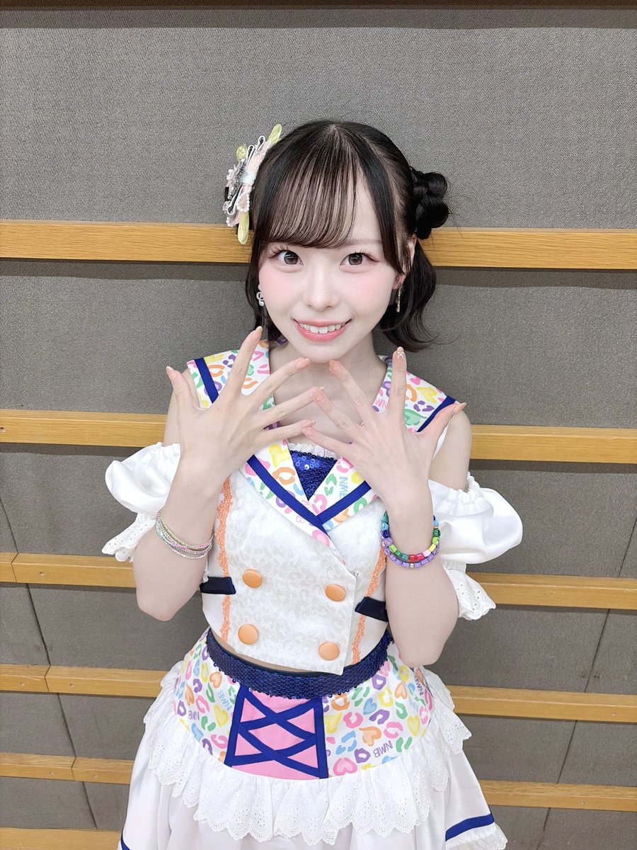 beatle318's tweet photo. 美空ちゃん22歳の誕生日おめでとう🎉

ミステリー動画の挑戦、夏ライブのメンバーに選ばれたりと嬉しい事が沢山あった1年でしたね✨

22歳は更に躍進される事を祈って写真と共にお祝いとさせてください☺️

#田中美空生誕祭2026
#にゃんにゃん歳も素敵な音色奏でてね https://t.co/N11thWrCJG