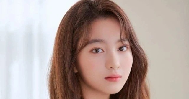 CorrineManq3's tweet photo. I decide to take a foundation course to finally apply to a university around the same time my peers had already joined or were about to. I finish my foundation and my single mom can’t afford a university in the UK as she’s lost her job. https://t.co/HSOs7EhlYN