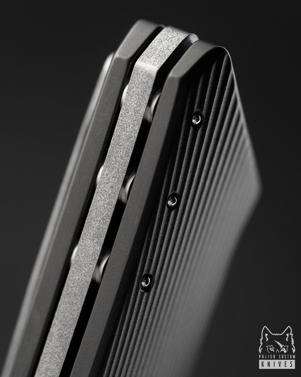PolishKnives's tweet photo. ๐ Herman Bee #0282 โ MagnaCut 63โ64 HRC, Grade 5 titanium with Oerlikon BALINITยฎ TRITON STAR DLC and signature Herman action. Compact, dark and built to perform.
https://t.co/43DB1TQEO6
#HermanKnives #HermanBee #MagnaCut #DLC #EDC https://t.co/CVlwc1VnN9