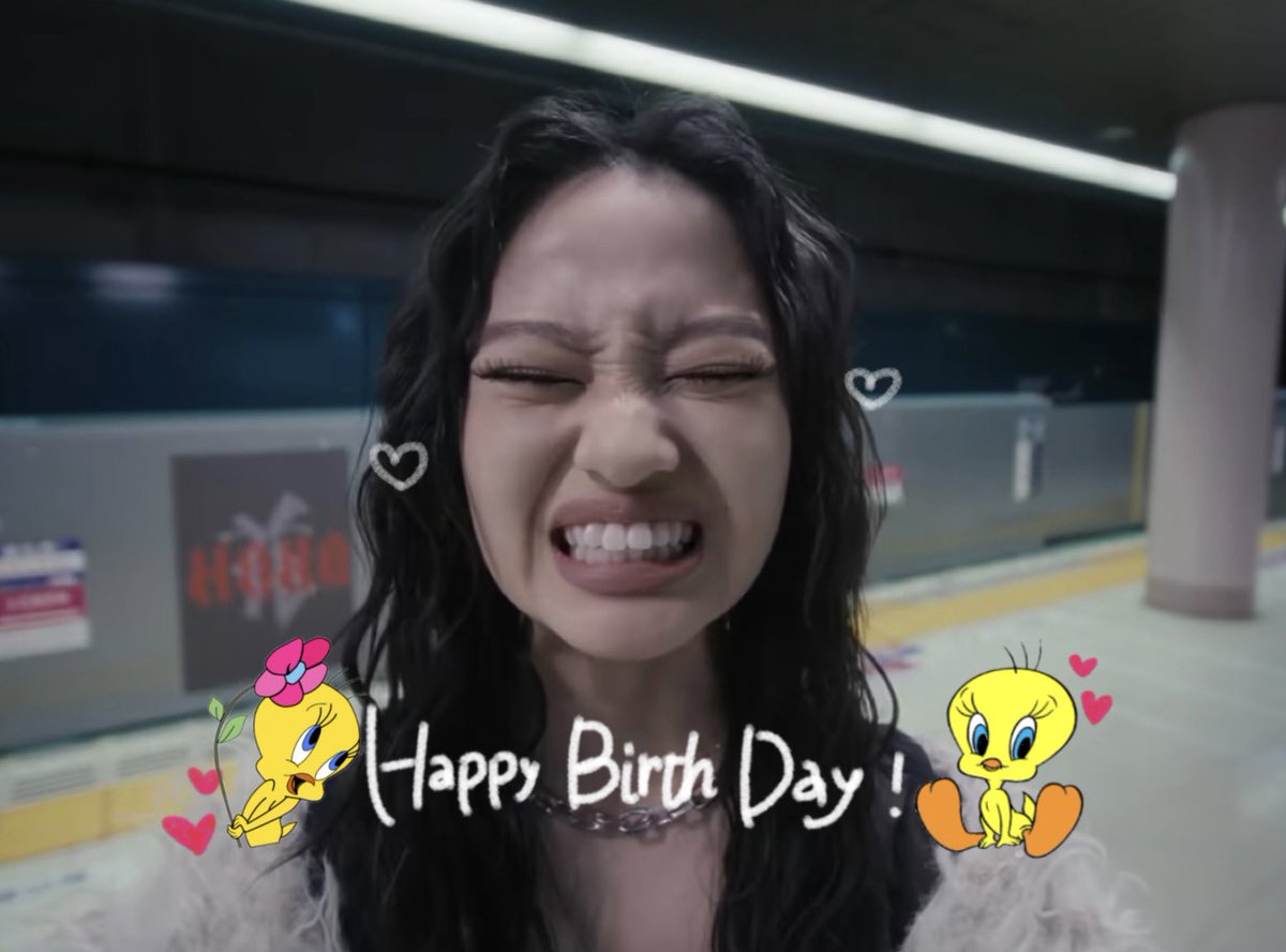 o33819's tweet photo. ユリ🤍お誕生日おめでとう🎂🤍
いつもユリの美貌に狂わされてます…
トゥイーティーすぎて可愛い🐥
だいすきだよー！！

 #HANA 
 #YURI 
 #HAPPYYURIDAY https://t.co/ZPQbUqYzwA