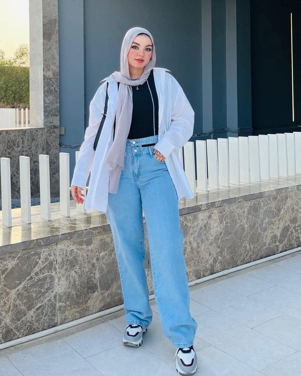 nipxaem's tweet photo. We're starting our summer bodies NOW — not later. https://t.co/0WkiHUWY9Z