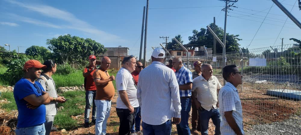 RicardoArtemisa's tweet photo. Como parte de las acciones de seguimiento al funcionamiento del sistema eléctrico en el territorio, realizamos un recorrido por las subestaciones eléctricas de Artemisa.
Evaluamos condiciones de estas instalaciones y aspectos relacionados con su funcionamiento https://t.co/Csge9MPd31