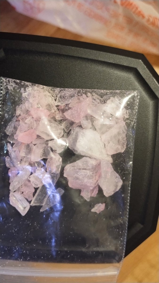 BrielleO31's tweet photo. Age 21
> I do drugs
> I watch porn
> I do more drugs
> I got the best dealer 
>Can we be moots https://t.co/JfgaUEKnzN
