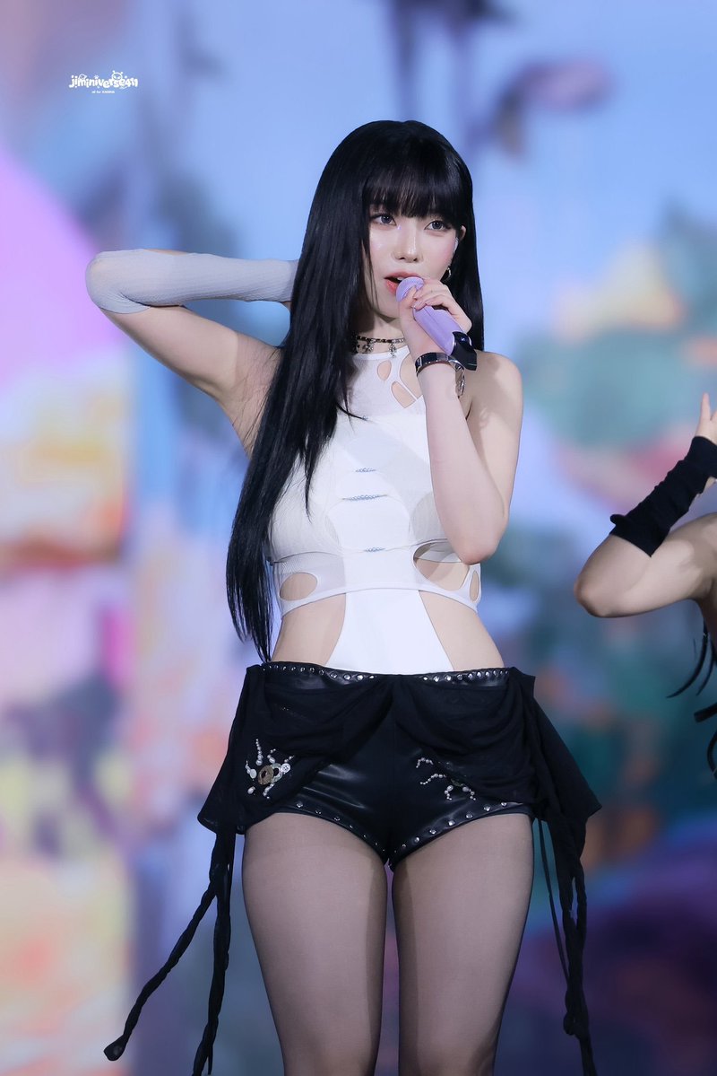 gulleive2's tweet photo. 리나얏💢💢 하체에 미드에 얼굴에 다 노출을 안한곳이 없네엣💢🖤 뭐 나야 좋지마안..🖤🖤 오늘❓️ 대기실로 갈게 그럼💦🖤 파이즈리에 스마타까지 해준다고⁉️🖤💦💦 알겠어 그럼 오늘 기대할게에💢🖤🖤 https://t.co/te4dMIdVPO