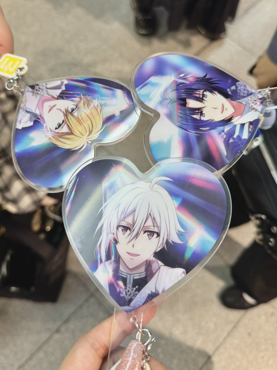 sO422mp's tweet photo. #アイナナ_4J 幕張2日目参加してました🥰天がだいすき〜〜！！えみちゃんにも会えて幸💛大阪もたのしみ🎶 https://t.co/ffJJriIupC