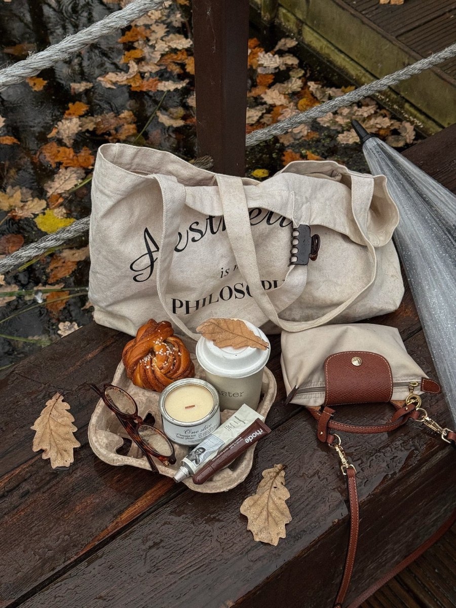 purelivn's tweet photo. autumn is back 🍂 https://t.co/1oSd7GAsVJ