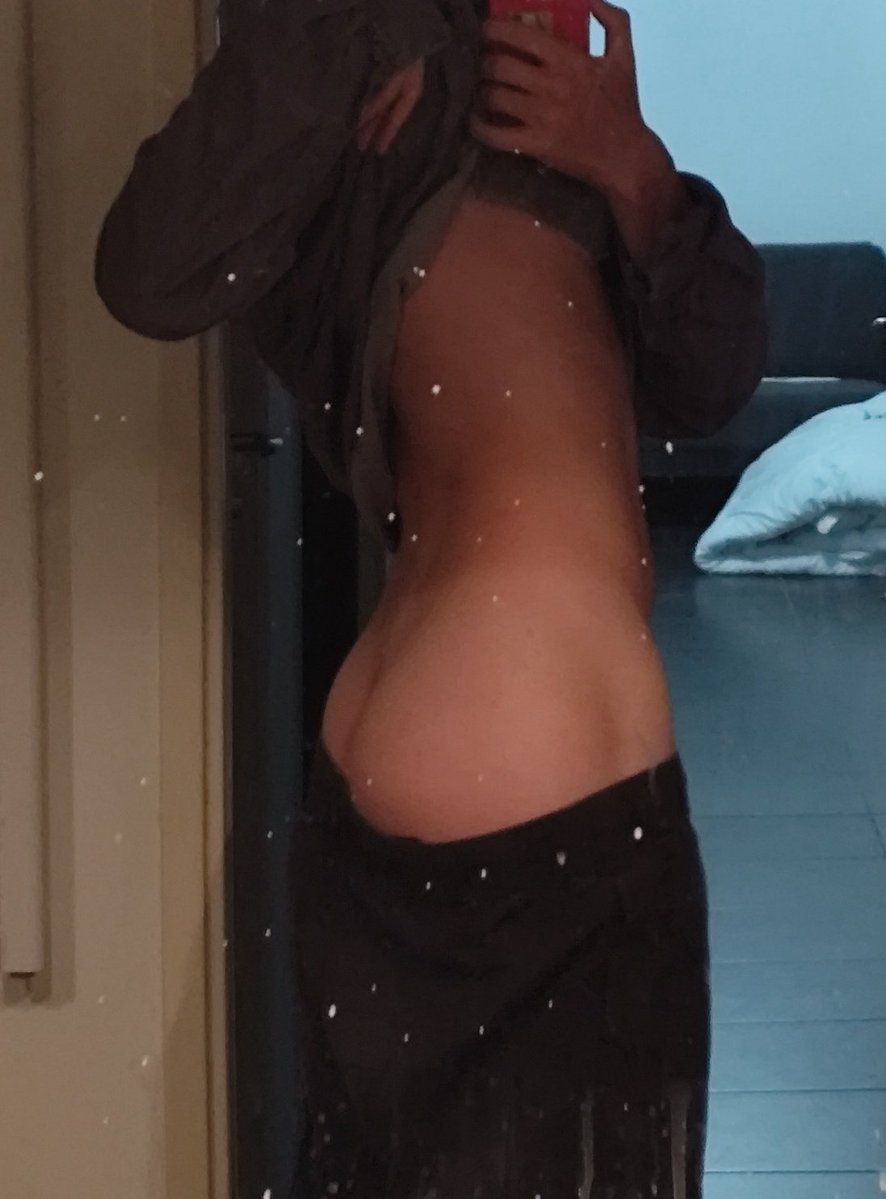 bunchaonumbers's tweet photo. It's fucked up I don't have anyone to grab my waist for me https://t.co/cxERL7w33T