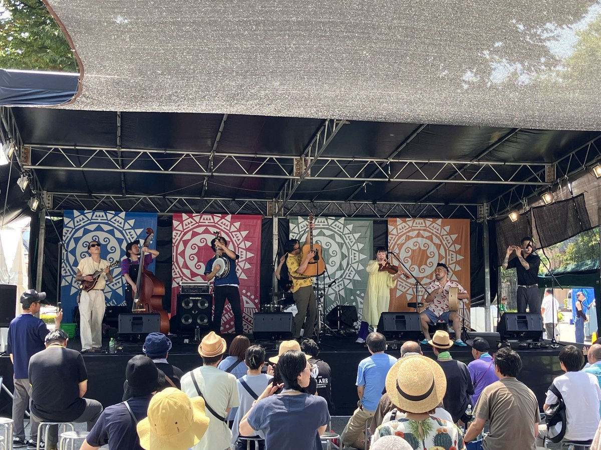 jaga2's tweet photo. 久しぶりのピンスナは
美味しいビール呑みながら
屋外でもう優勝‼️
#PinchofSnuff
#スキヤキミーツザワールド https://t.co/gSxf2C9JDW