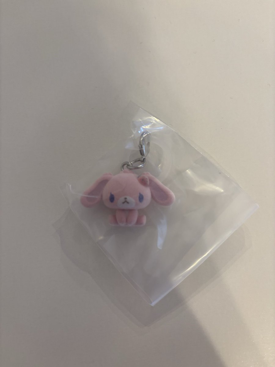 pado_hobi's tweet photo. シュガーバニーズ　ふわふわめじるしアクセサリー　交換
【譲】ストロベリーうさ
【求】しろうさ

郵送での交換希望です。 https://t.co/JHeuKKqwlR